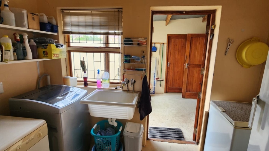 6 Bedroom Property for Sale in Napier Western Cape